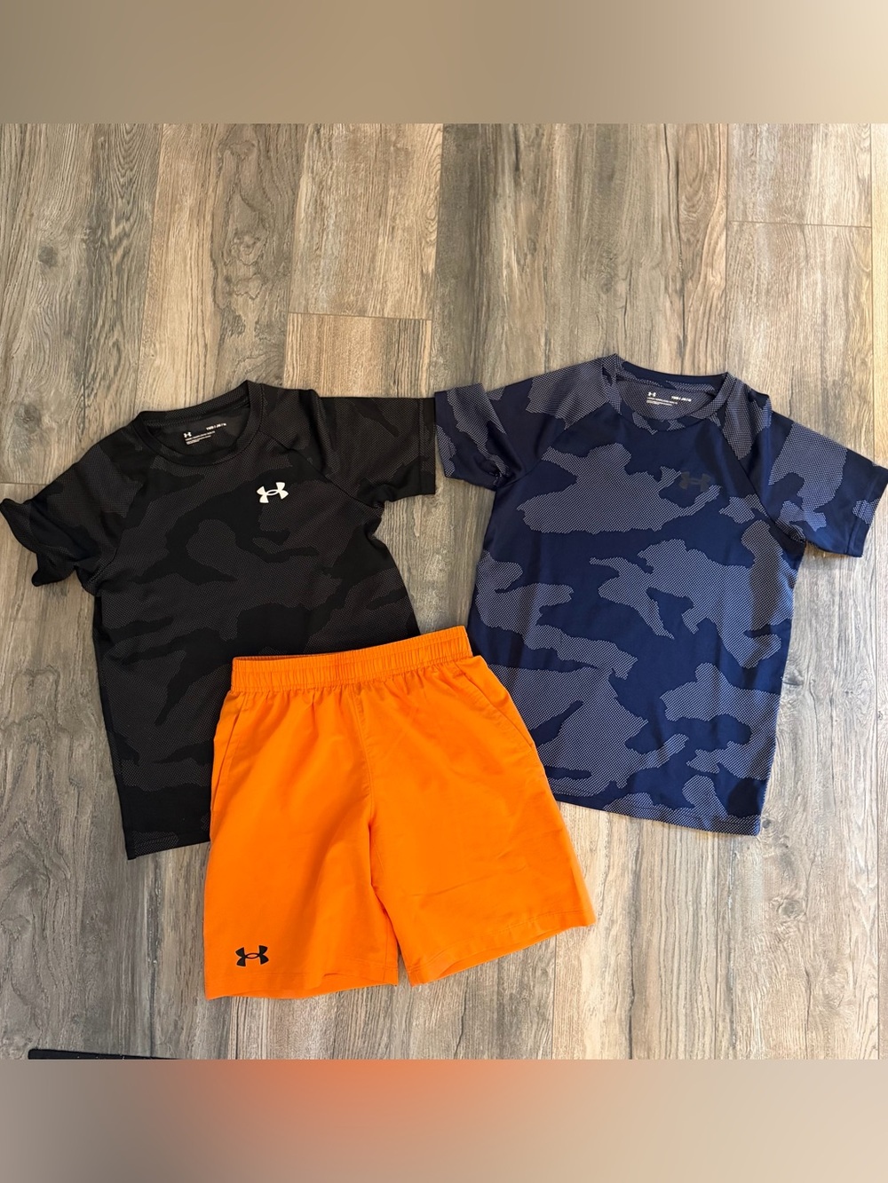Under Armour Boys' Camo Tees & Bright Orange Athletic Shorts Size Medium